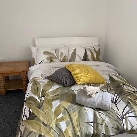 Lovely 2 Bedroom Flat In Greater Londra Exterior foto