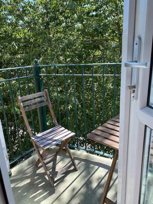 Lovely 2 Bedroom Flat In Greater Londra Exterior foto