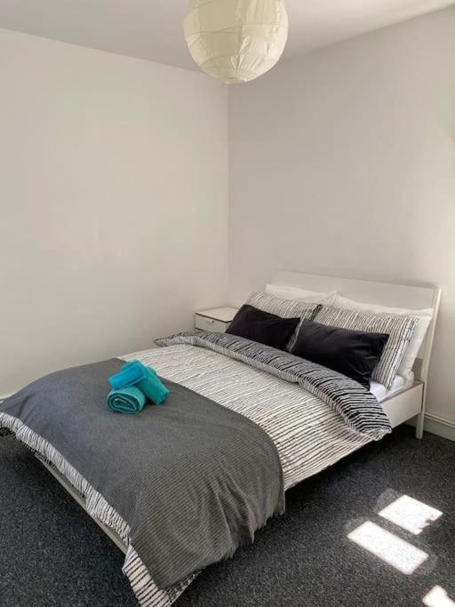 Lovely 2 Bedroom Flat In Greater Londra Exterior foto